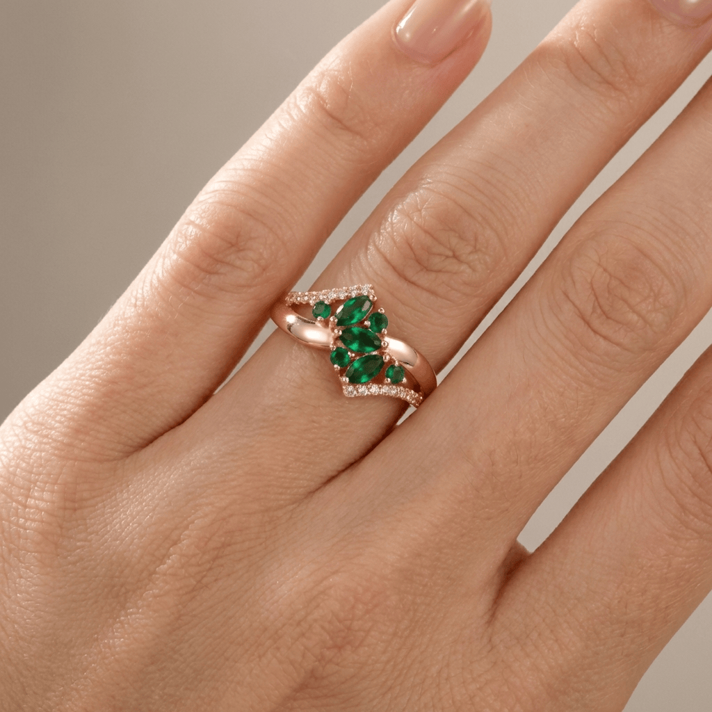 EMERALD FLOWER ROSE GOLD RING