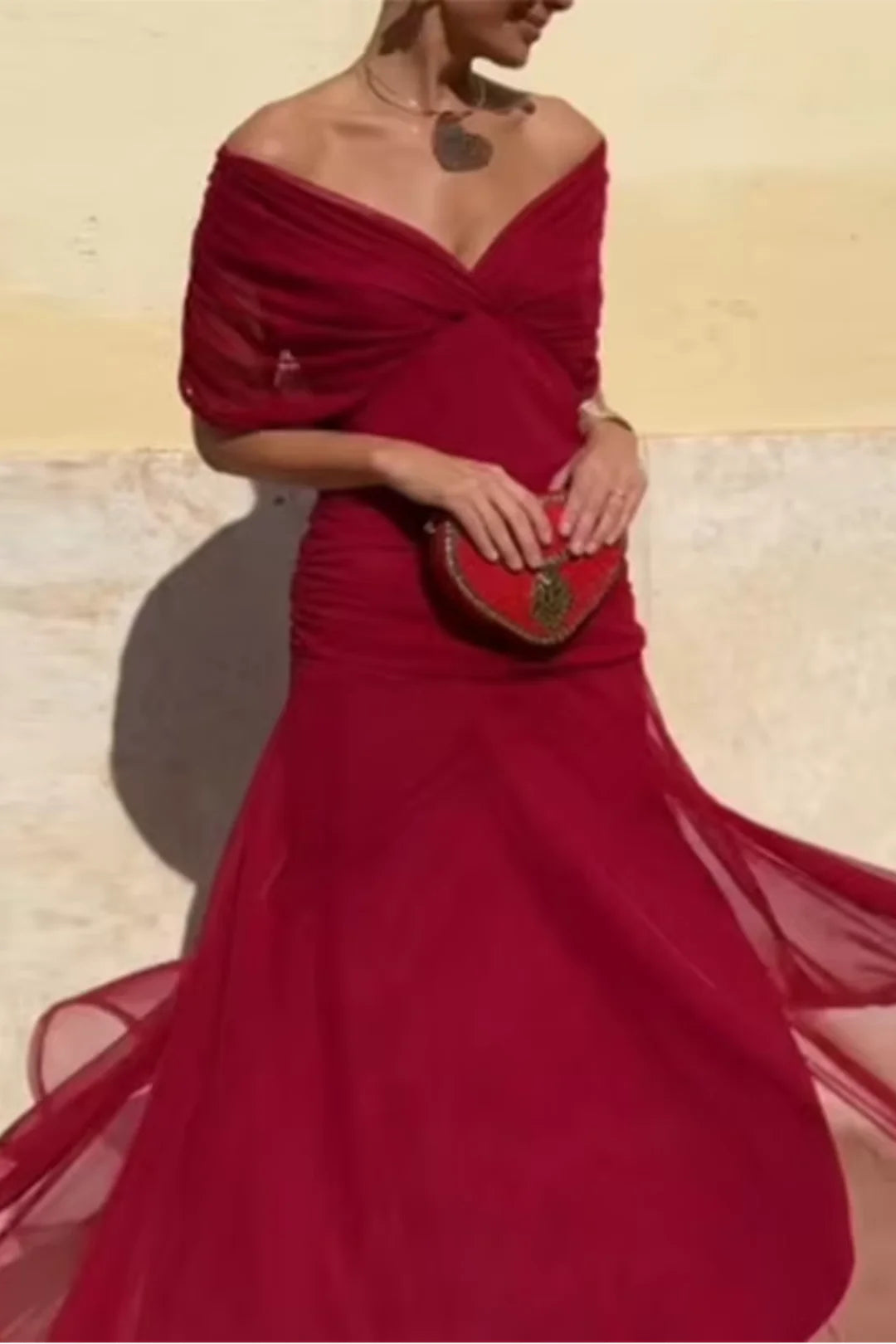Evira - Elegant Off-Shoulder Dress