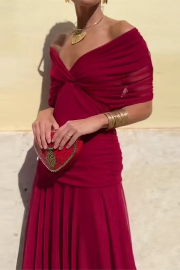 Evira - Elegant Off-Shoulder Dress