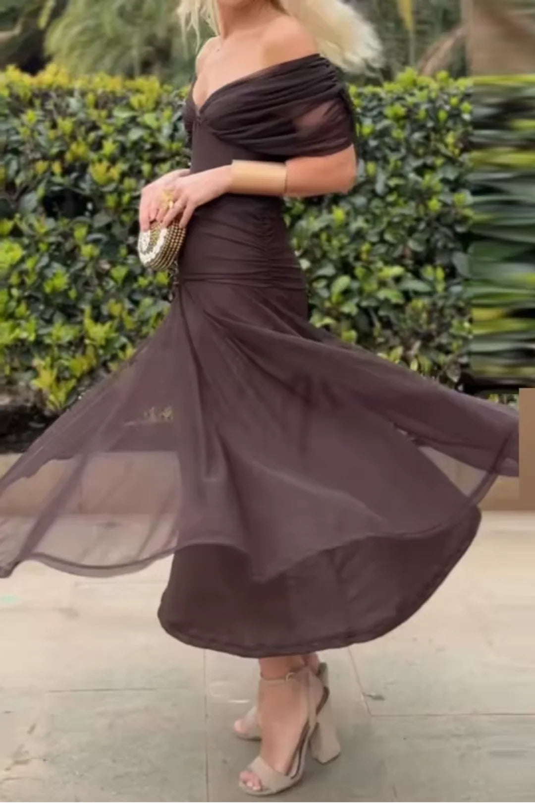 Evira - Elegant Off-Shoulder Dress