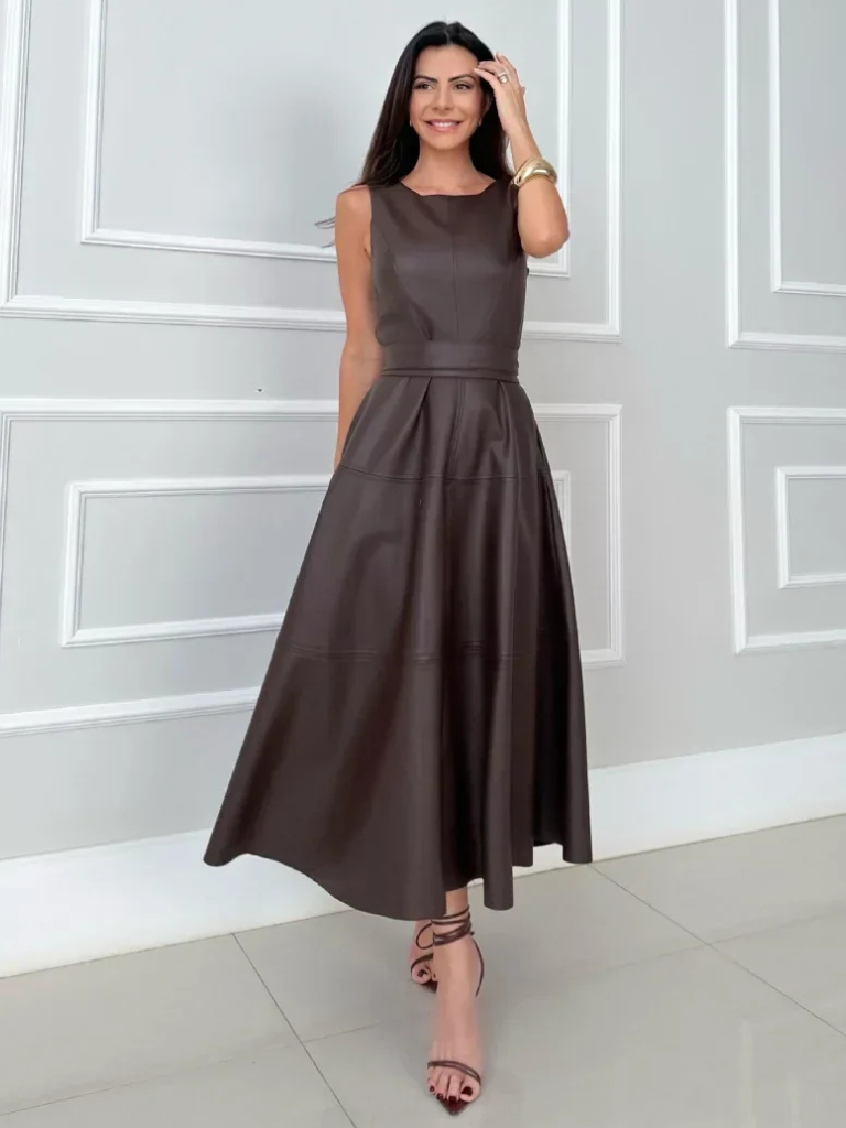 Briana - Classic Dress