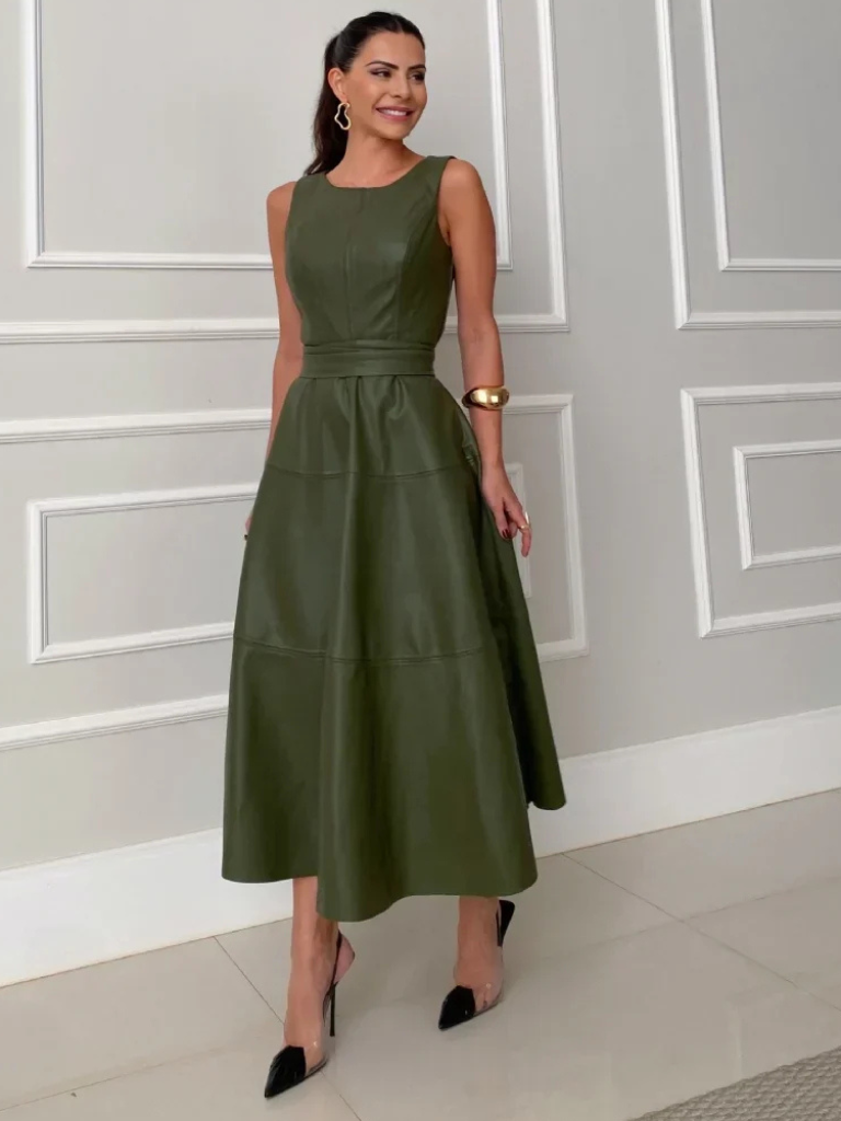 Briana - Classic Dress
