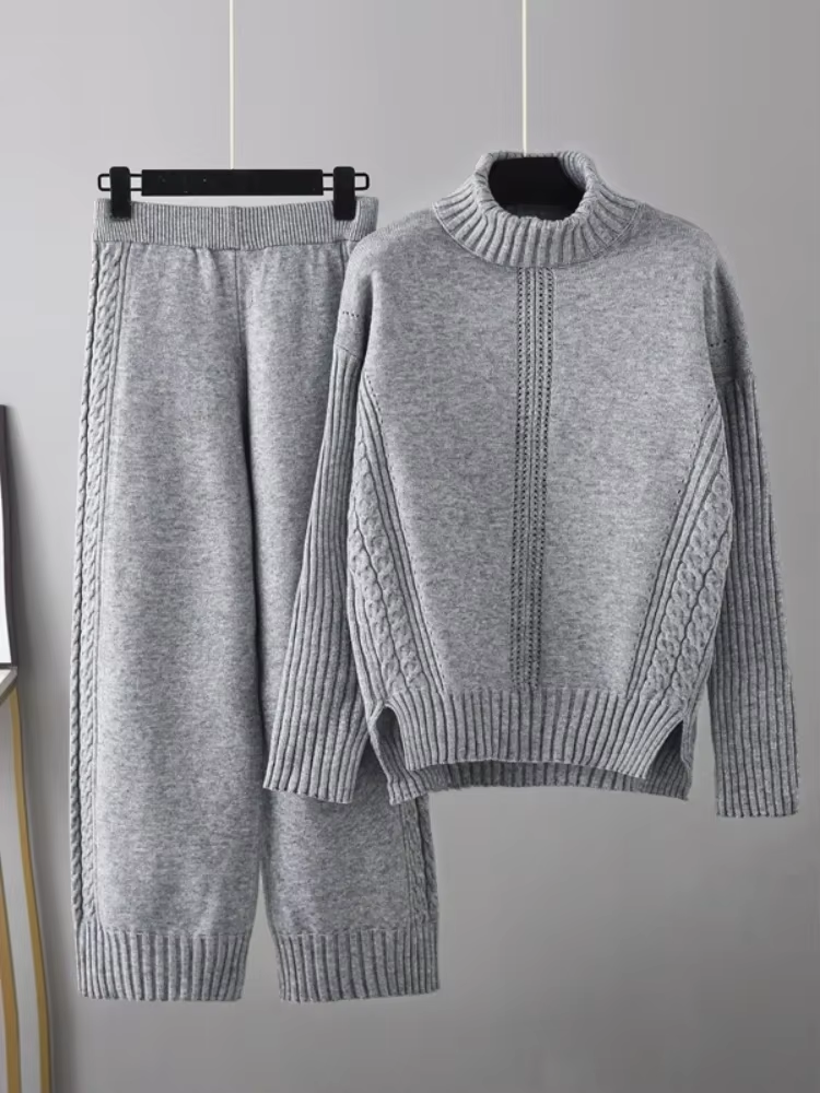 Adriana - Cozy Turtleneck Set